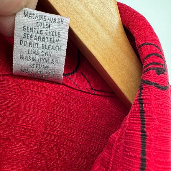Chico's Blouse Womens XL Red Silk Button Up Roll Tab Sleeve Safari Theme Artsy - Picture 5 of 10